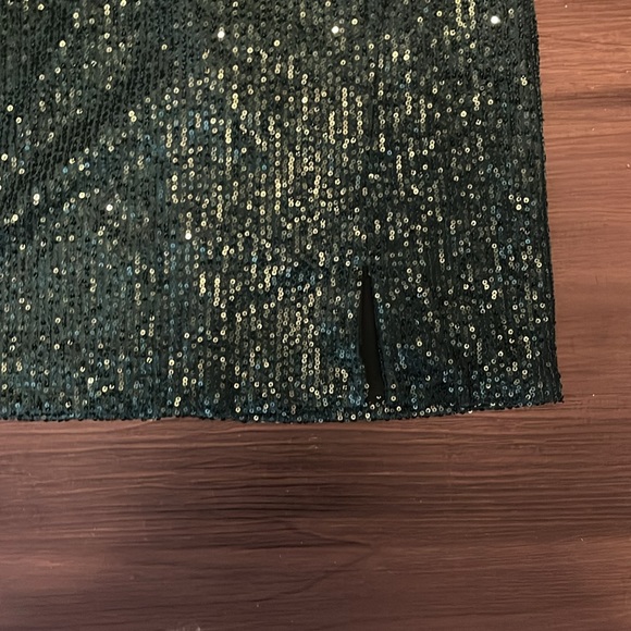 Green formal sequined dress - Picture 3 of 9